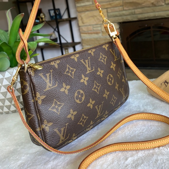 ❤️authentic lv Reposhing purse - Picture 3 of 16